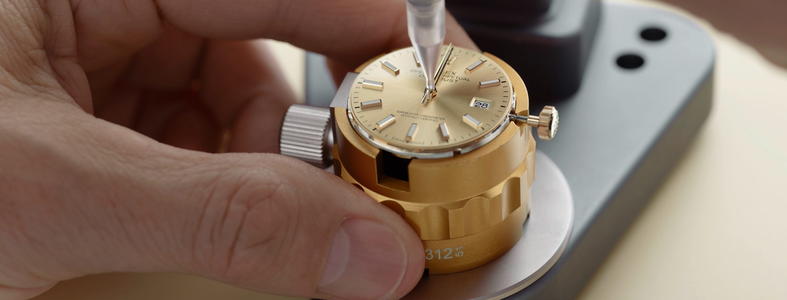 Rolex servicing procedure 8