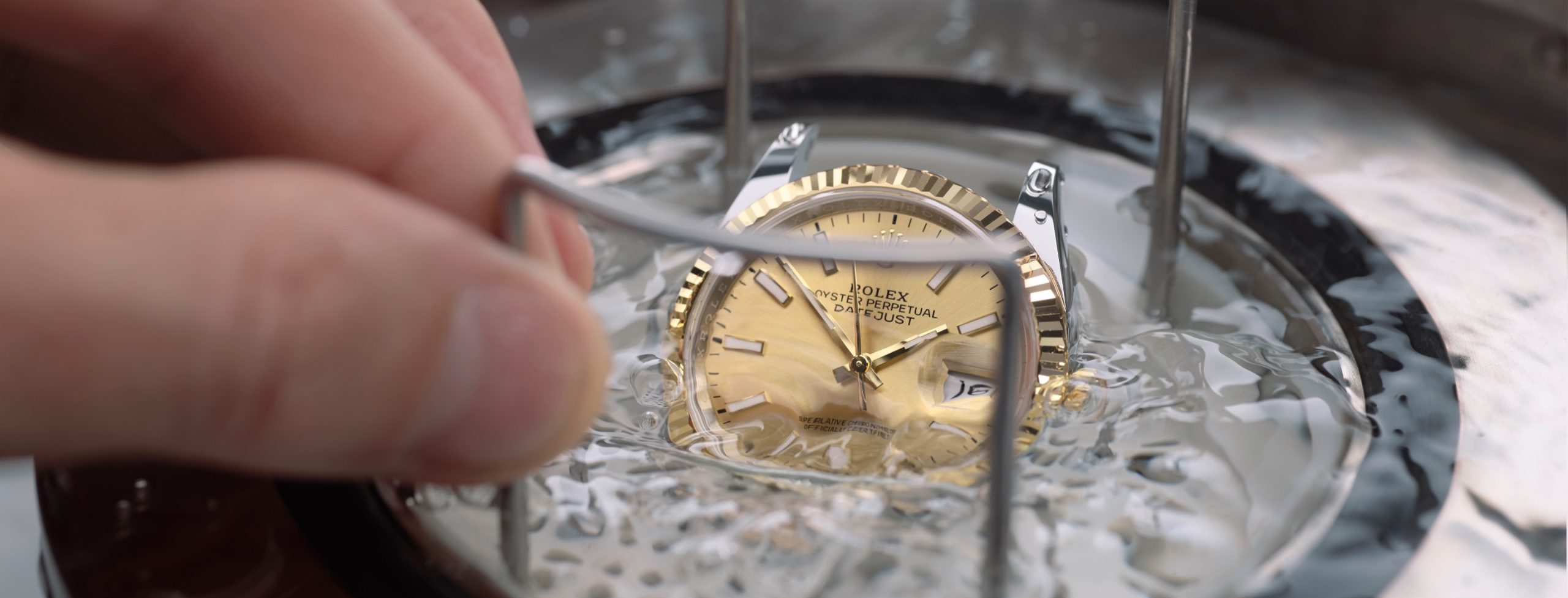 Rolex servicing procedure 10