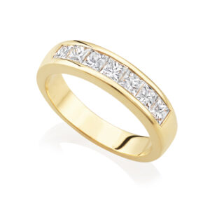 18ct Yellow Gold Seven Stone Diamond Half Eternity Ring: 1.03 carats