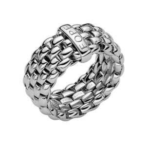 An 18ct white gold Flex'It ring, belonging to FOPE's Essentials collection.