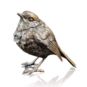 Made from solid foundry bronze, this piece depicts a robin standing to attention.