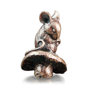 Made from solid foundry bronze, this piece depicts a little mouse curled up on a toadstool.