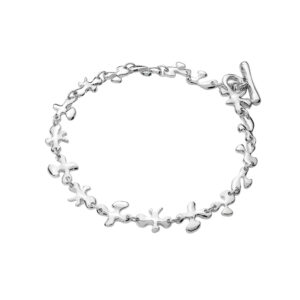 A sterling silver bracelet with splash shaped links from Lucy Quartermaine's Splash collection.