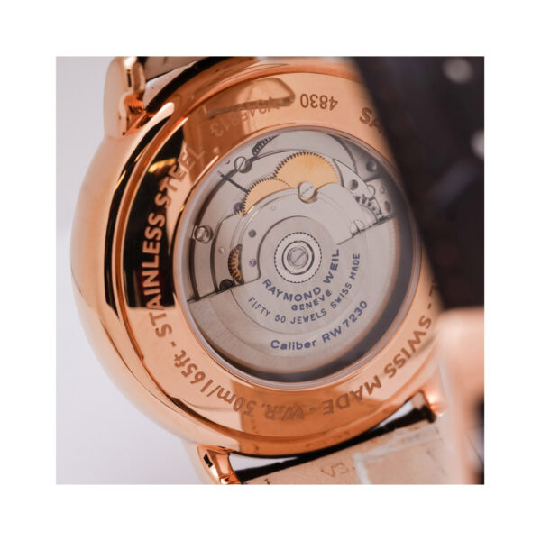 Raymond Weil, Maestro with a 41.5mm stainless steel rose gold PVD coated case and a leather strap featuring a chronograph and a silver dial.