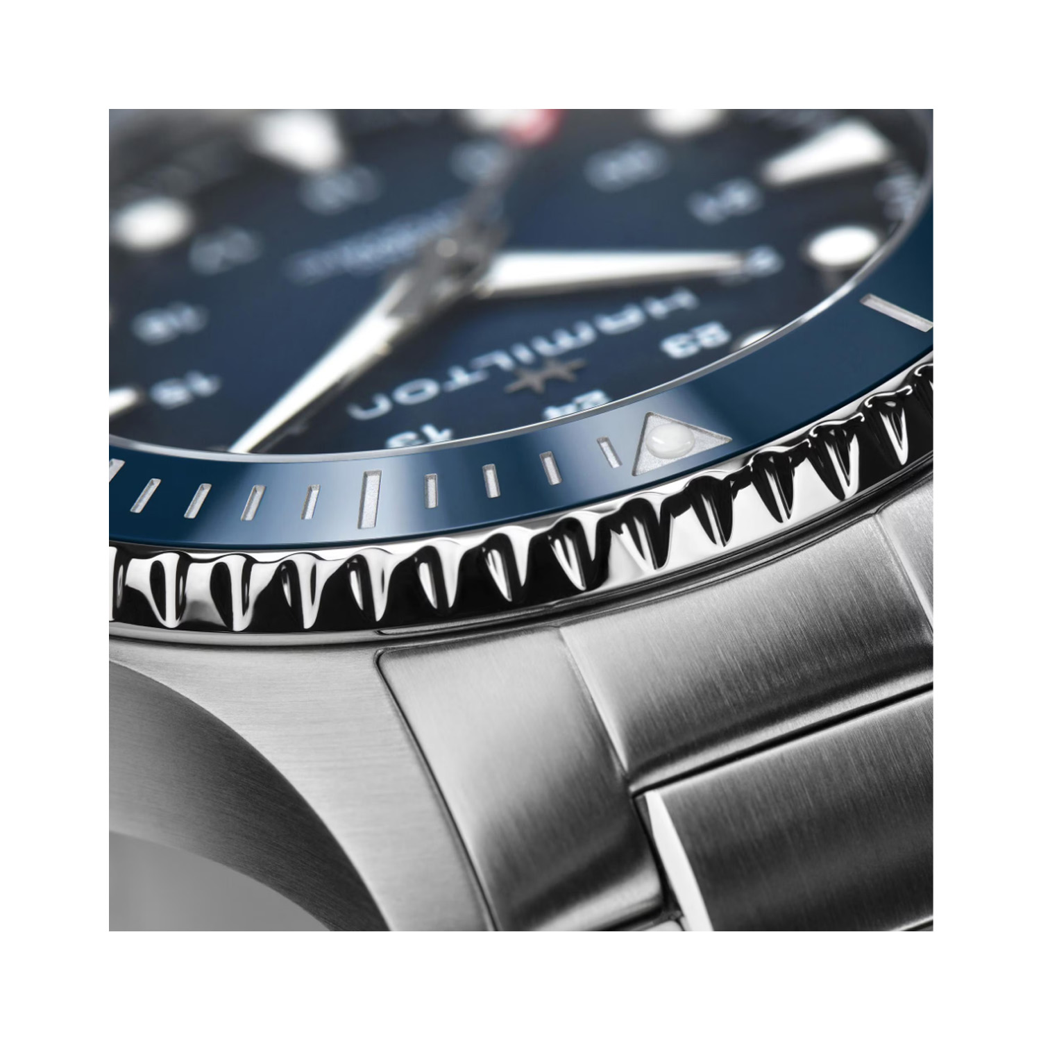 Hamilton, Khaki Navy Scuba Blue, Automatic Men's Watch Hamilton, Khaki Navy Scuba with a 43mm stainless steel case and bracelet strap featuring a blue dial and bezel.