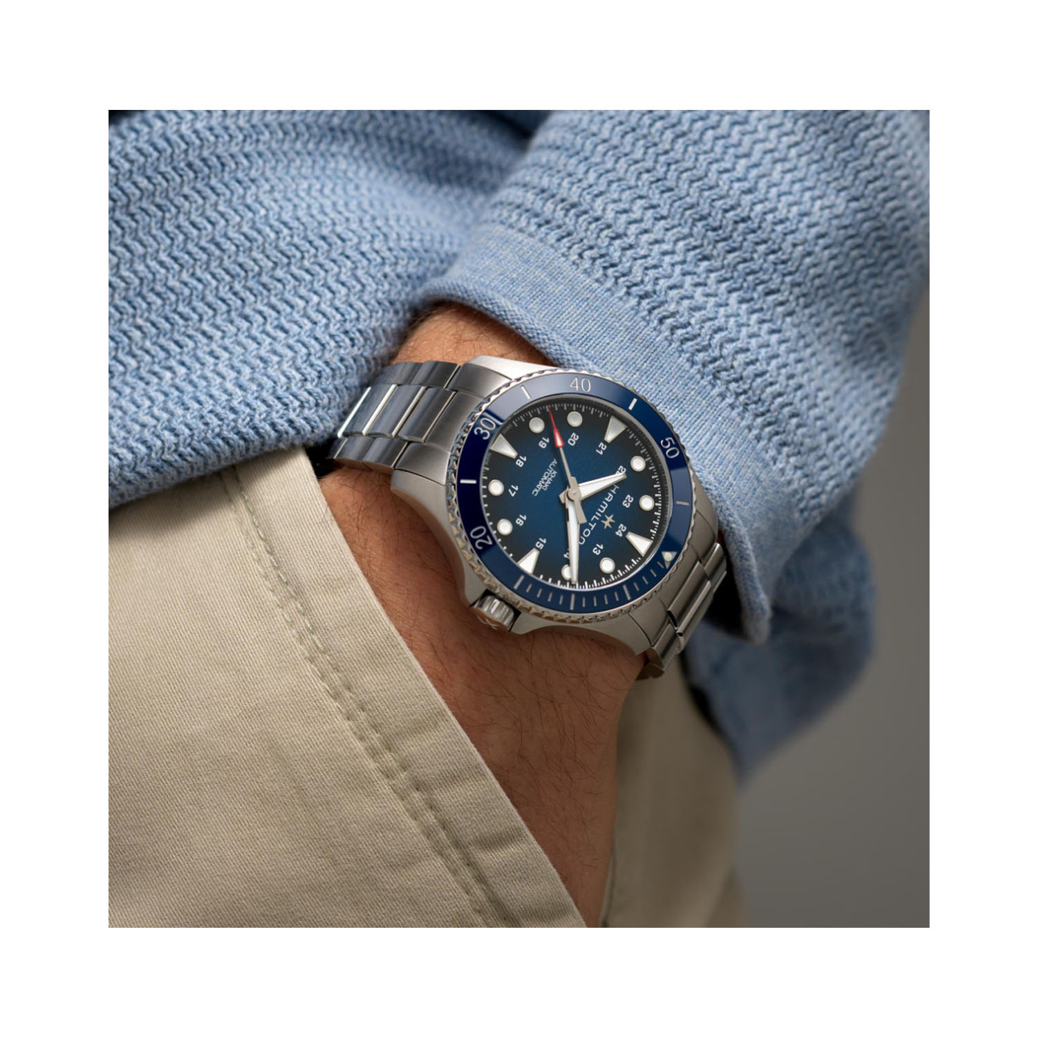 Hamilton, Khaki Navy Scuba Blue, Automatic Men's Watch Hamilton, Khaki Navy Scuba with a 43mm stainless steel case and bracelet strap featuring a blue dial and bezel.