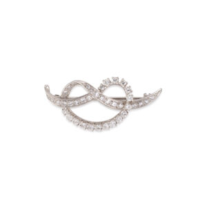 A vintage diamond open knot brooch. Circa 1955.