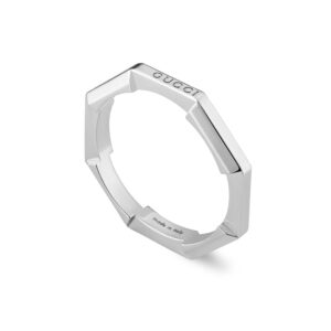 An 18ct white gold polished mirrored ring with a ‘Gucci’ engraving from the Gucci Link to Love collection.