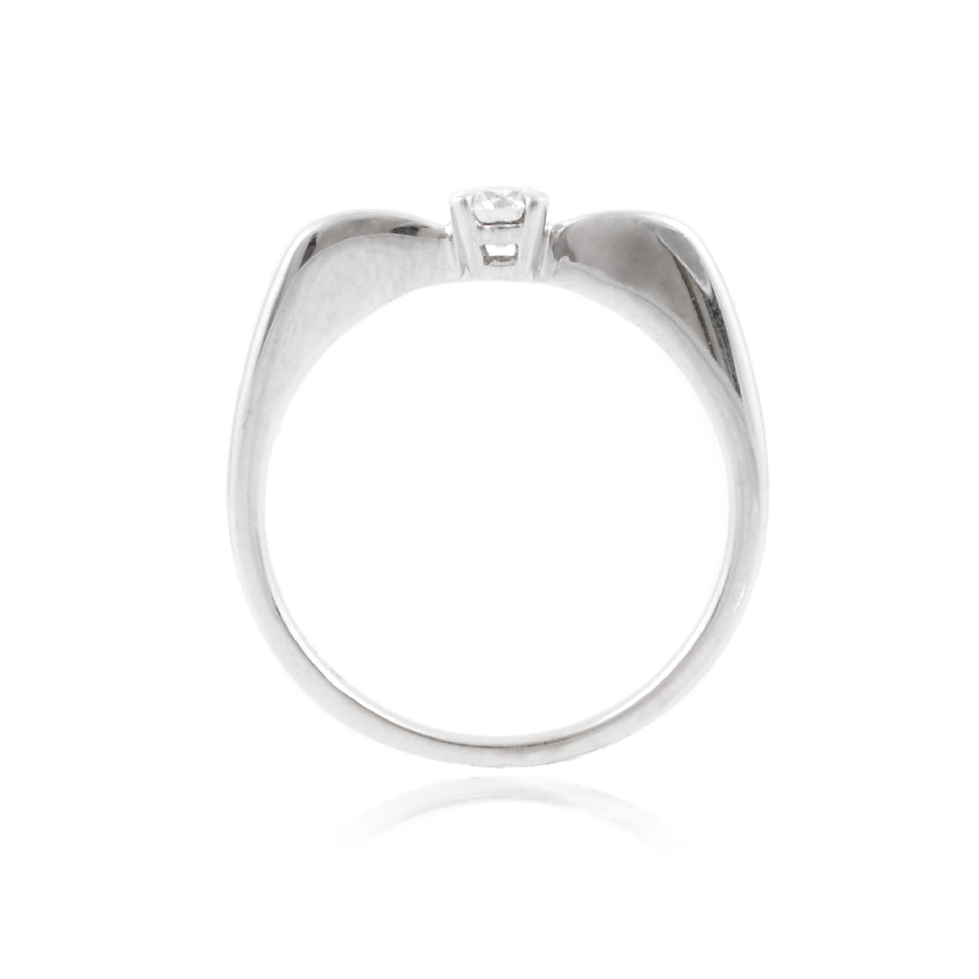 An 18ct white gold, round brilliant cut diamond single stone ring with twist-style shoulders.