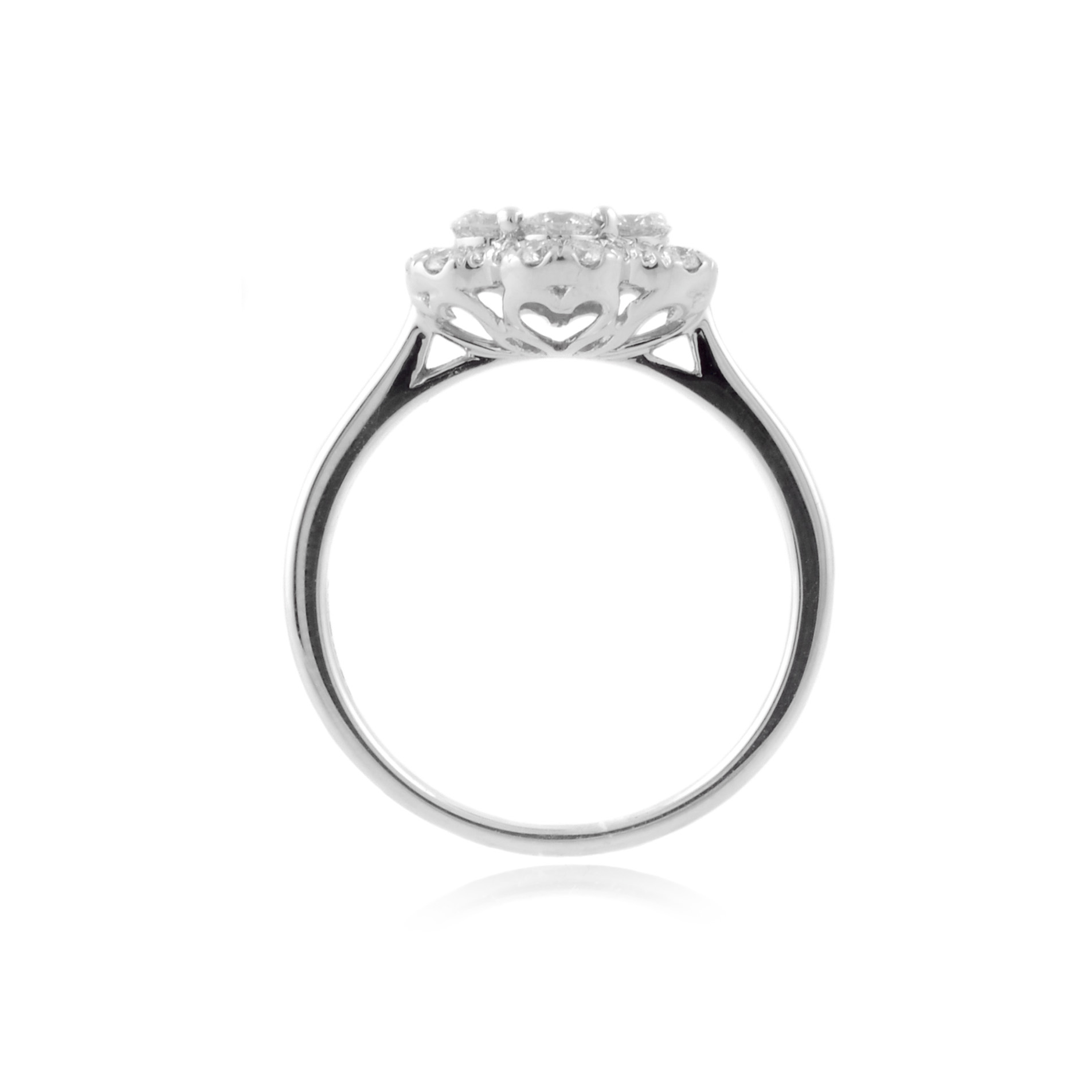 18ct White Gold Diamond Set Flower Cluster Ring An 18ct white gold, flower shaped brilliant cut diamond set cluster ring.