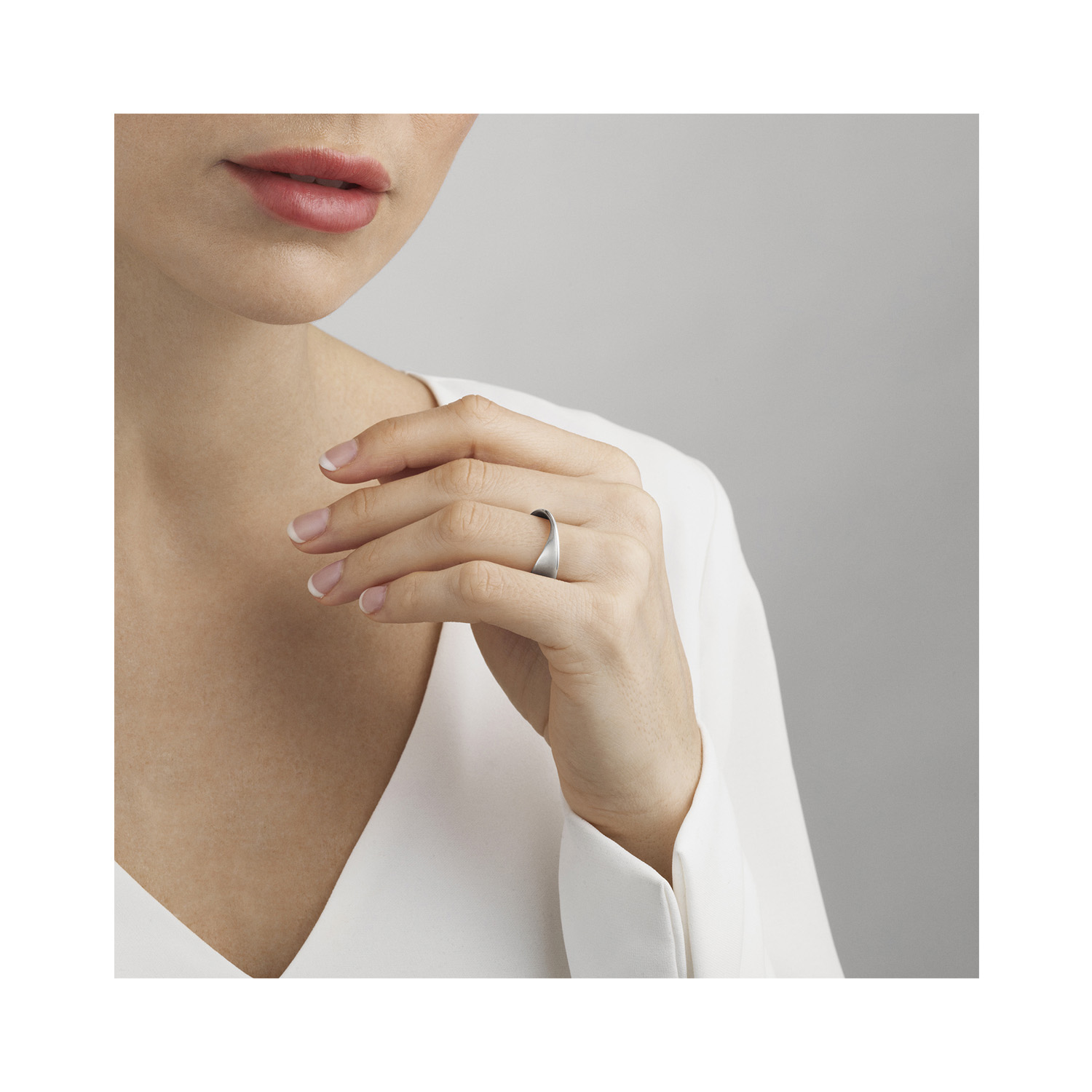 Georg Jensen, Sterling Silver Möbius Ring A sterling silver, polished twist ring belonging to Georg Jensen's Möbius collection.