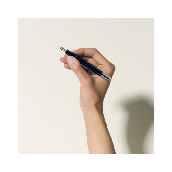 Montblanc, Meisterstück Around The World In 80 Days Classique Fountain Pen crafted in dark blue precious resin featuring a 14ct gold nib marked with 14/11 and 21/12 - a reminder of Mr Fogg's departure and return dates.