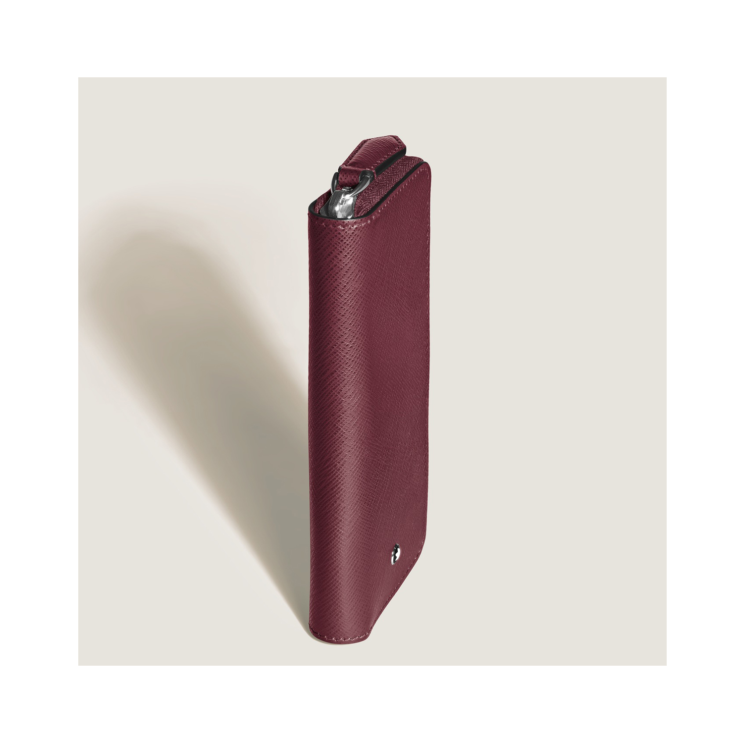 Montblanc, Sartorial 2 Pen Pouch Zip Montblanc, Sartorial 2 Pen Pouch crafted from Saffiano-printed leather, featuring a zipped pouch designed to accomodate two pens and finished with the Montblanc emblem.