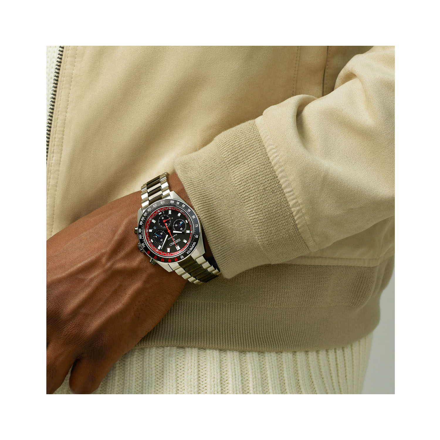 Seiko, Prospex Speedtimer x DATSUN Fairlady Z Limited Edition with a 41.4mm stainless steel case and bracelet strap featuring a date function and a chronograph on a black dial with black bezel.