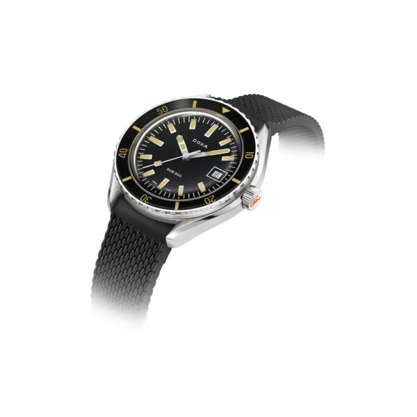 DOXA SUB 200, Sharkhunter with a 42mm stainless steel case and a black rubber strap featuring a date function and a black dial and bezel.