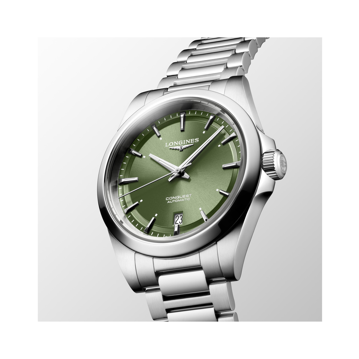 Longines, Conquest Sunray Green, Automatic Men's Watch Longines, Conquest with a 38mm stainless steel case and bracelet strap featuring a date function with a sunray green coloured dial.