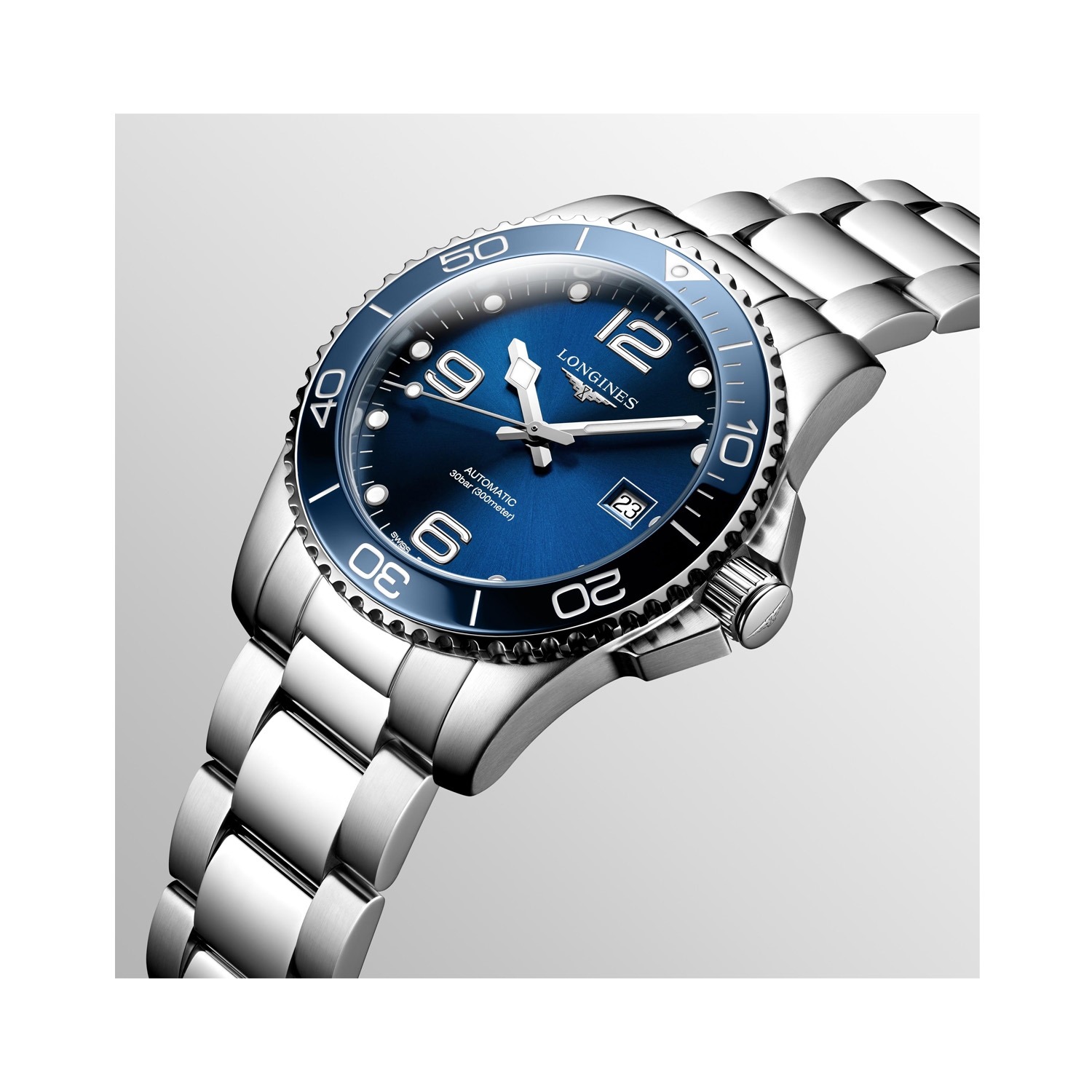 Longines, HydroConquest with a 41mm stainless steel case and bracelet strap featuring a date function and a blue dial and bezel.