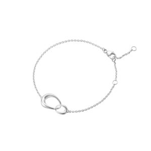 A sterling silver interlocking link chain bracelet from Georg Jensen's Offspring collection.