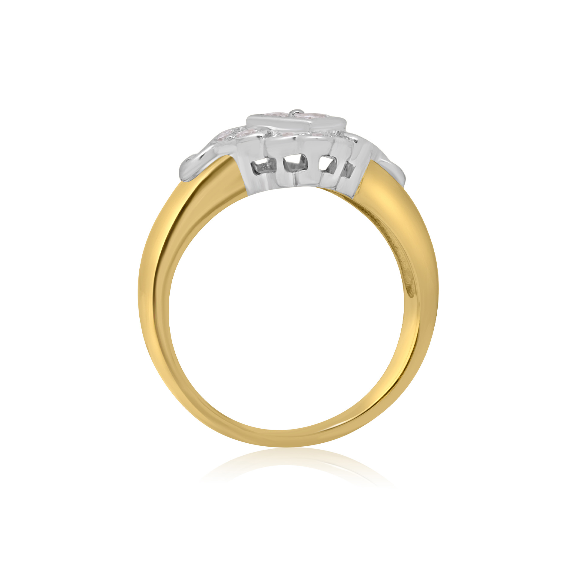 18ct Yellow & White Gold Diamond Set Cluster Ring: 0.30 carats An 18ct yellow and white gold diamond set cluster ring, featuring 16 round brilliant cut diamonds.