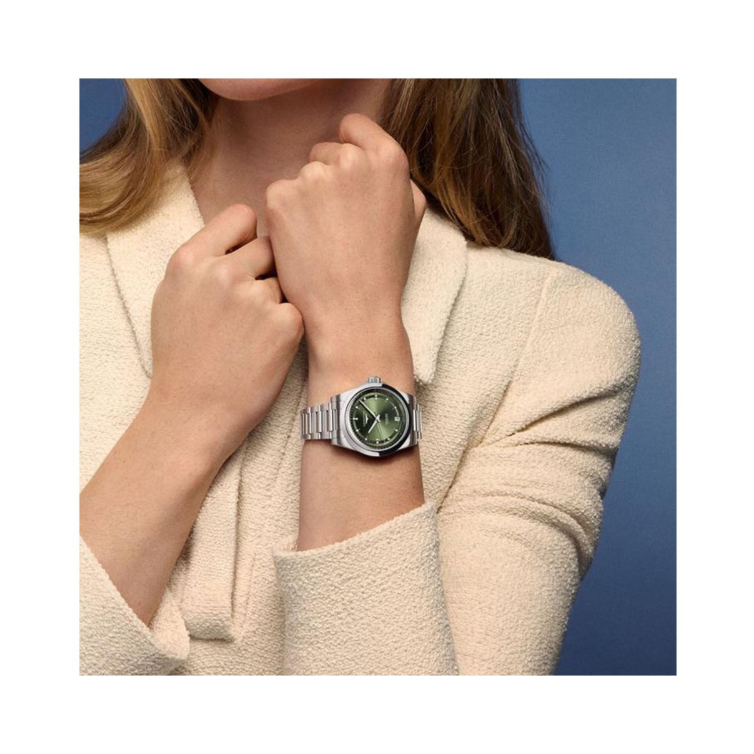 Longines, Conquest Sunray Green with Diamonds, Automatic Women's Watch Longines, Conquest with a 34mm stainless steel case and bracelet strap featuring a date function and a sunray green diamond set dial.