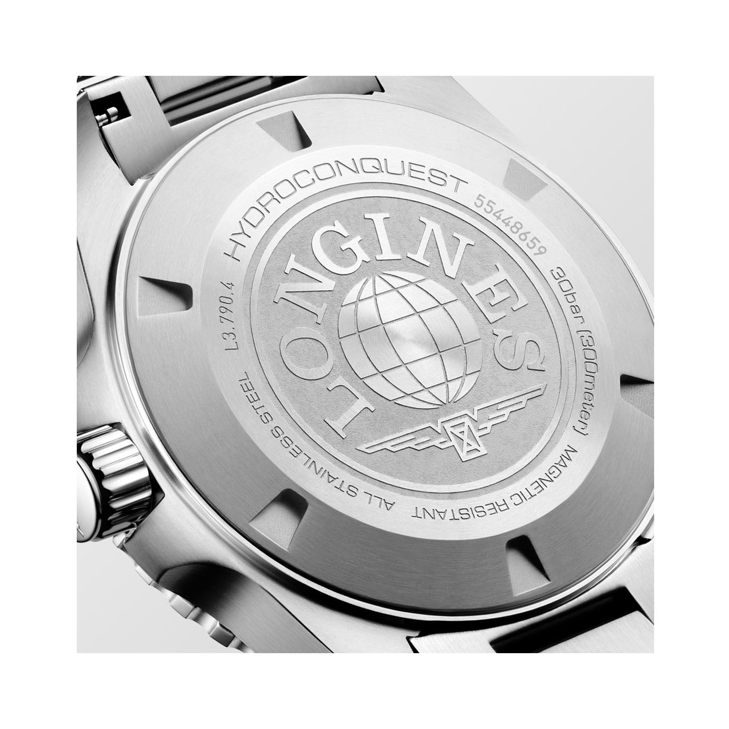 Longines, HydroConquest GMT with 41mm stainless steel case and bracelet strap featuring a date function and a black dial and ceramic bezel.