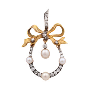 Old cut diamond and pearl bow pendant. Two pearls are 4mm diameter each and two pearls are 3mm diameter each. 7.42 grams.