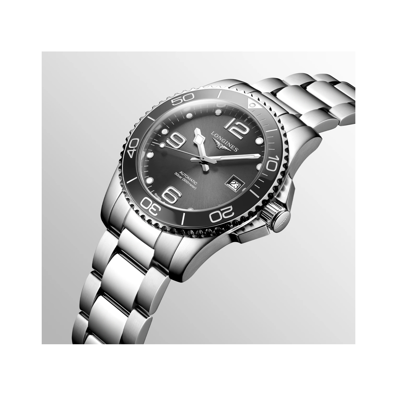 Longines, HydroConquest with a 41mm stainless steel case and bracelet strap featuring a date function and sunray grey dial and bezel.
