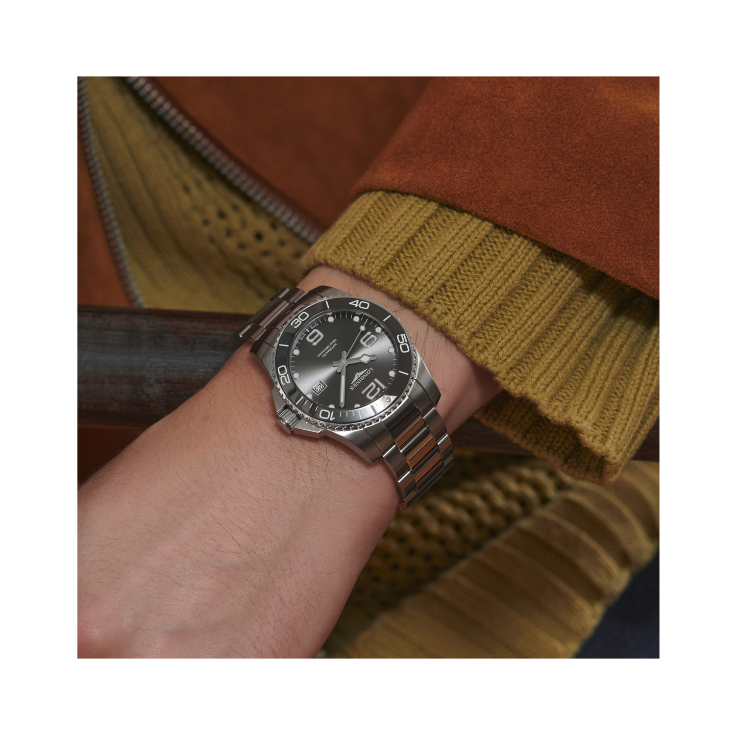 Longines, HydroConquest with a 41mm stainless steel case and bracelet strap featuring a date function and sunray grey dial and bezel.