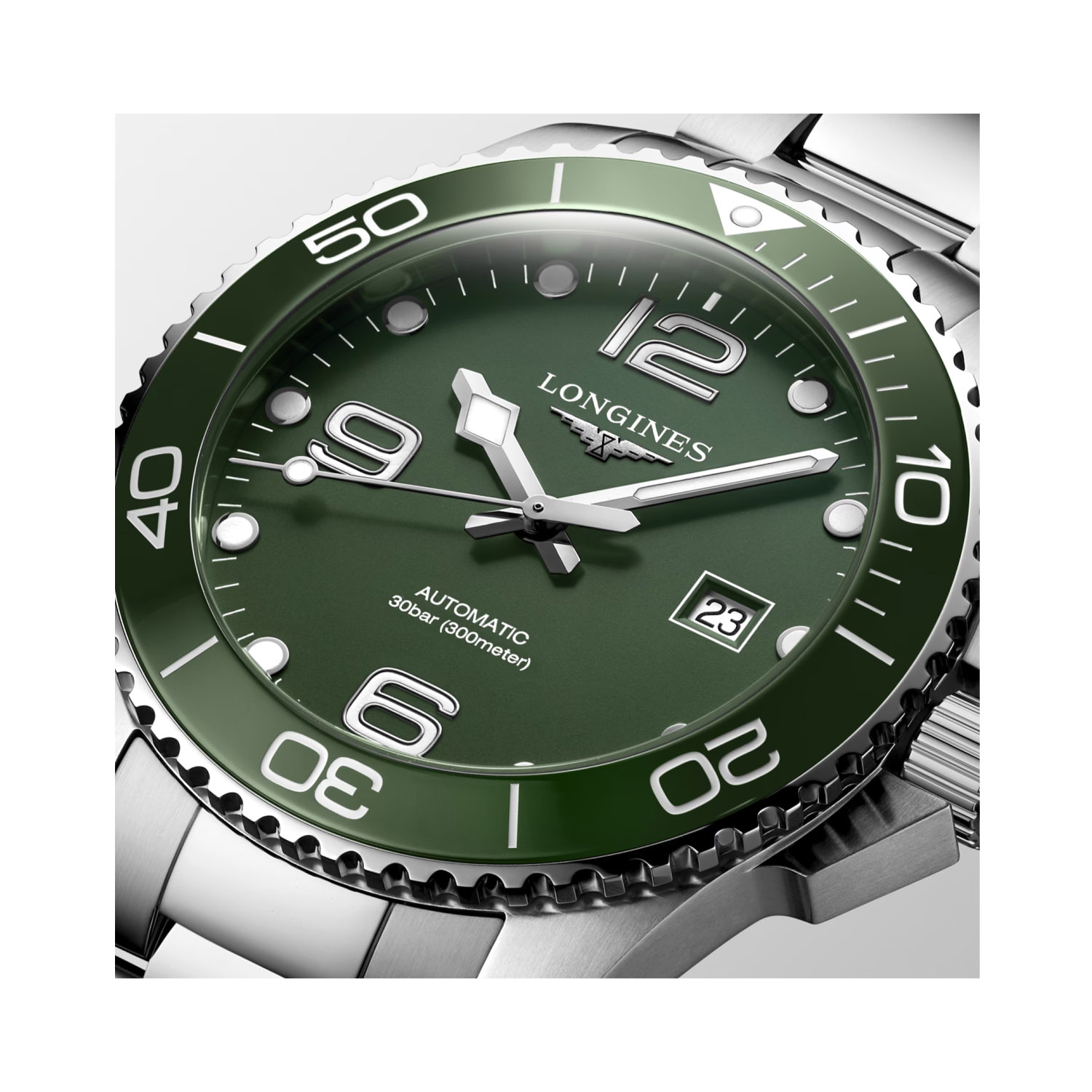 Longines, HydroConquest Green, Automatic Men's Watch Longines, HydroConquest with a 43mm stainless steel case and bracelet strap featuring a date function and a green dial and ceramic bezel.