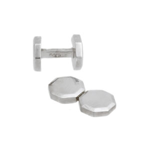 A pair of silver octagonal shaped bar cufflinks.