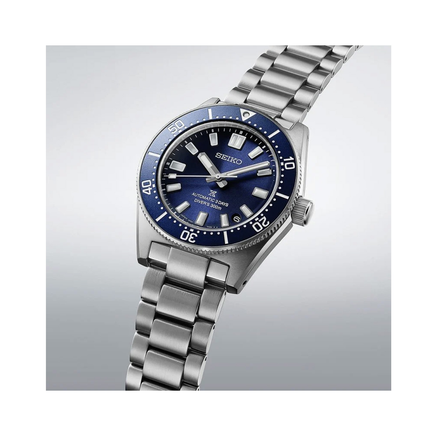 Seiko, Prospex 1965 Heritage 'Scuba Blue' with a 40mm stainless steel case and bracelet strap featuring a date function with a blue dial and ceramic bezel.