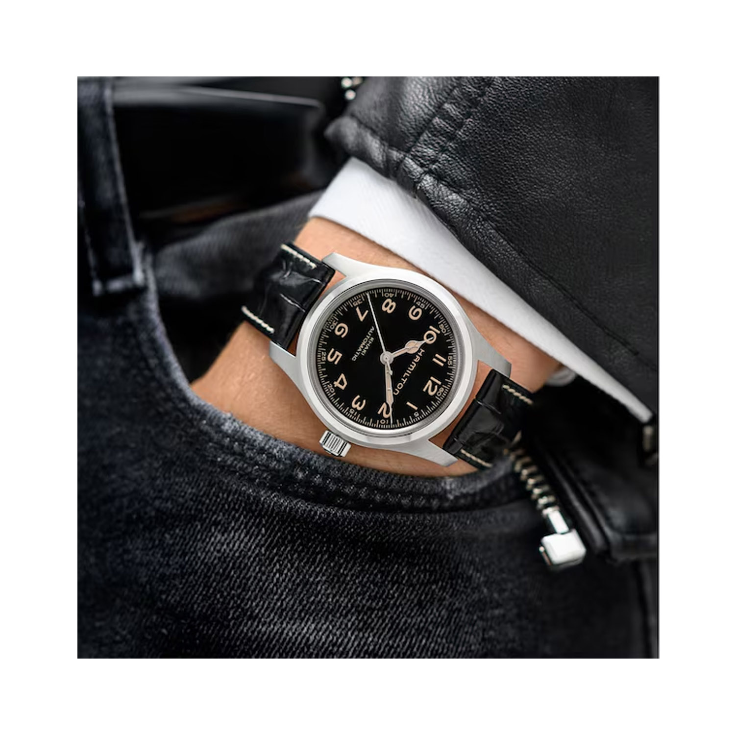 Hamilton, Khaki Field Murph Black 42mm, Automatic Men's Watch Hamilton, Khaki Field Murph with a 42mm stainless steel case and a black leather strap featuring a black dial.