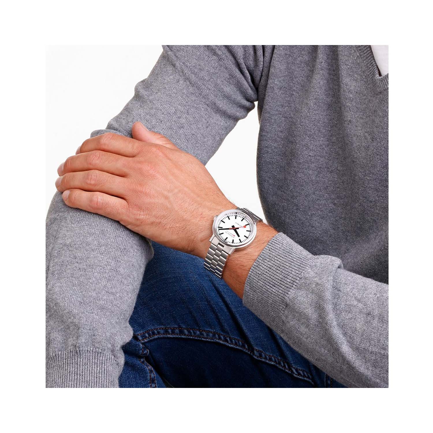 Mondaine, Original Automatic, Men's Watch Mondaine, Original Automatic with a 41mm stainless steel case and bracelet strap featuring a white dial.