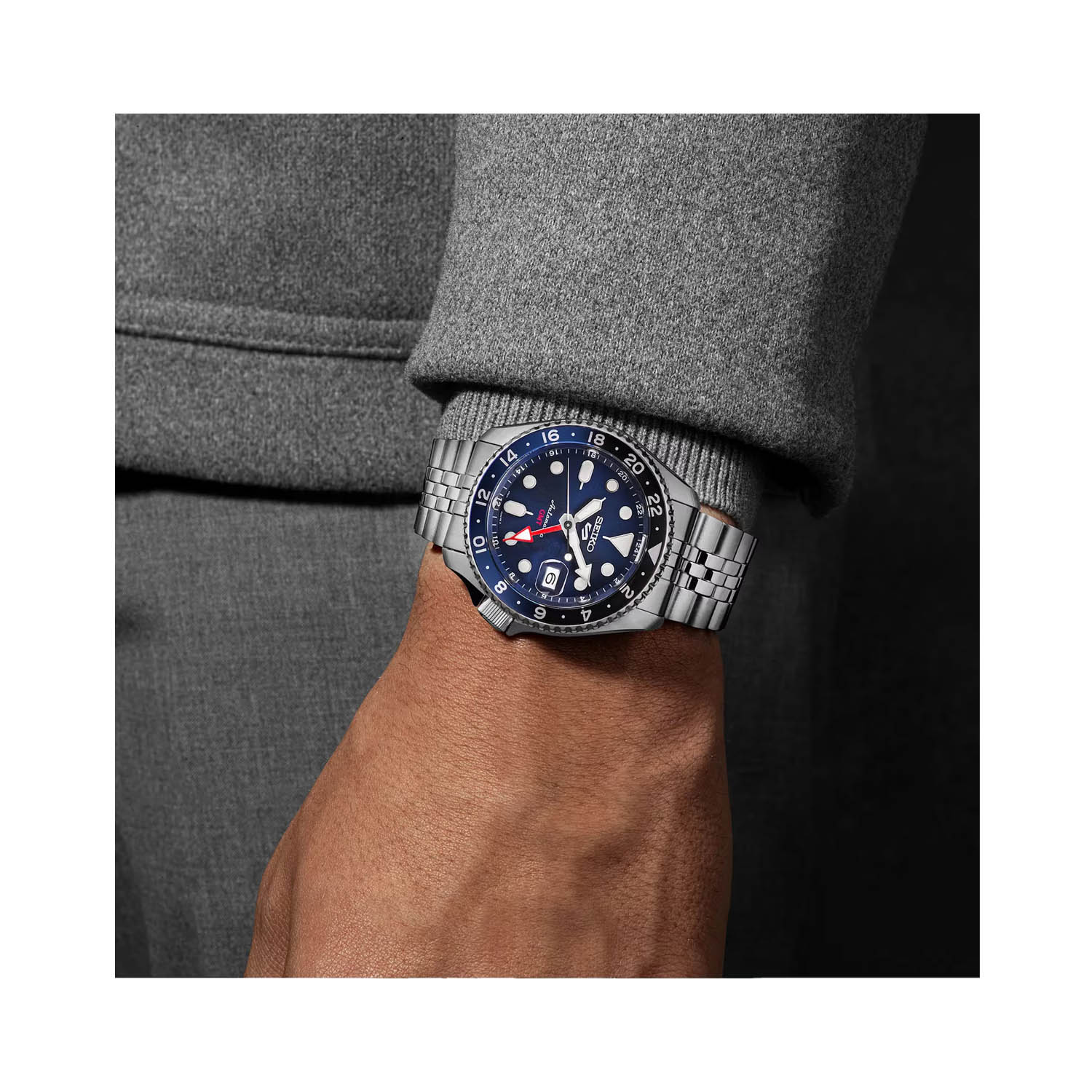 Seiko 5 Sports 'Blueberry' GMT SKX Re-Interpretation, Automatic Men's Watch Seiko 5 Sports with a 42.5mm stainless steel case and bracelet strap featuring a date function, GMT function and a blue dial and bezel.