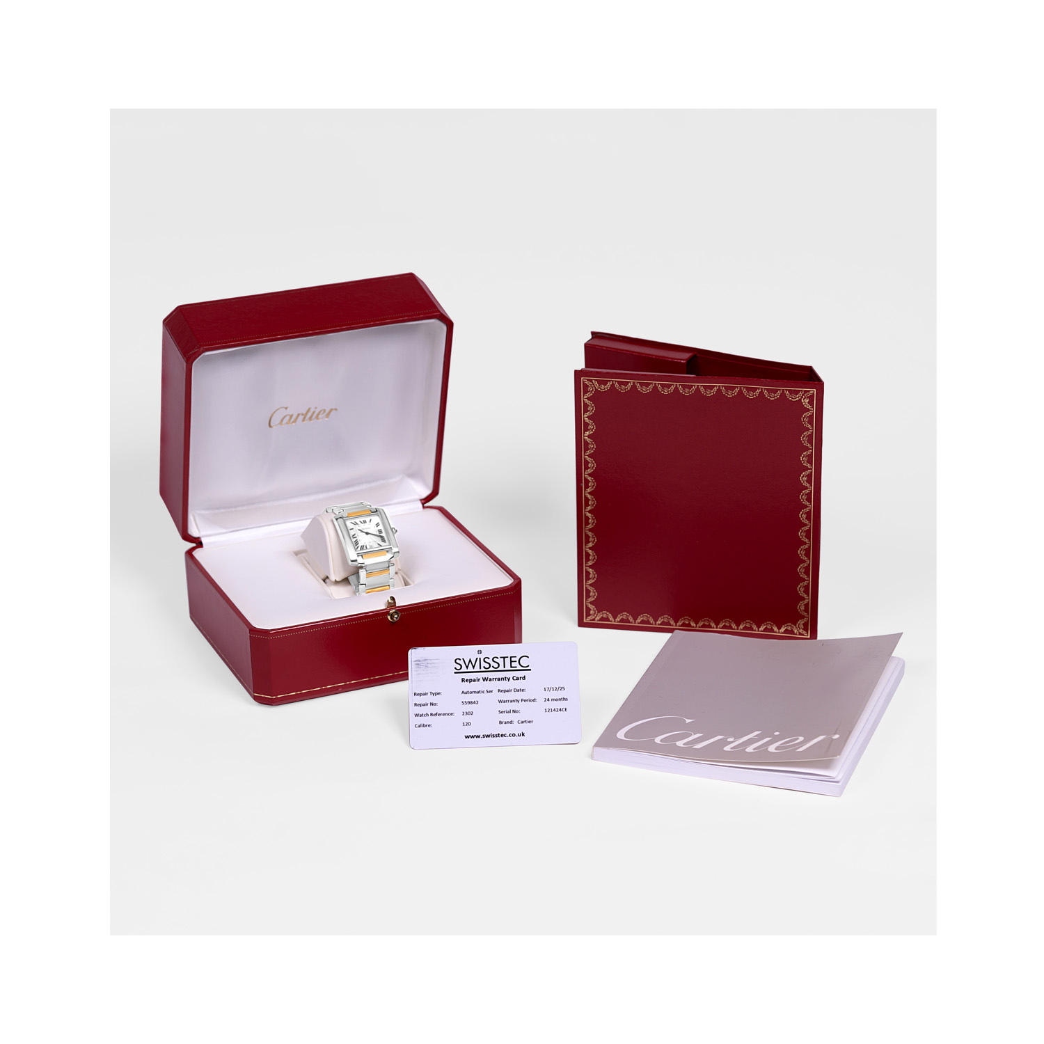 Cartier, Tank Francaise with a 28 x 30mm stainless steel and 18ct yellow gold case and bracelet strap featuring a date function and a white dial.