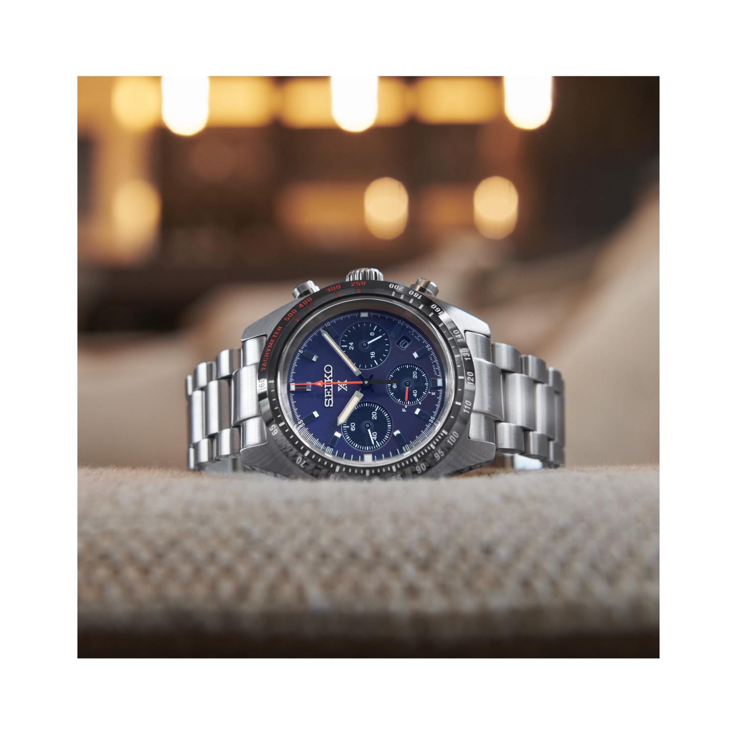 Seiko, Prospex Speedtimer 1969 Re-Creation with a 39mm stainless steel case and bracelet strap featuring a date function, chronograph and a blue dial with a black bezel.