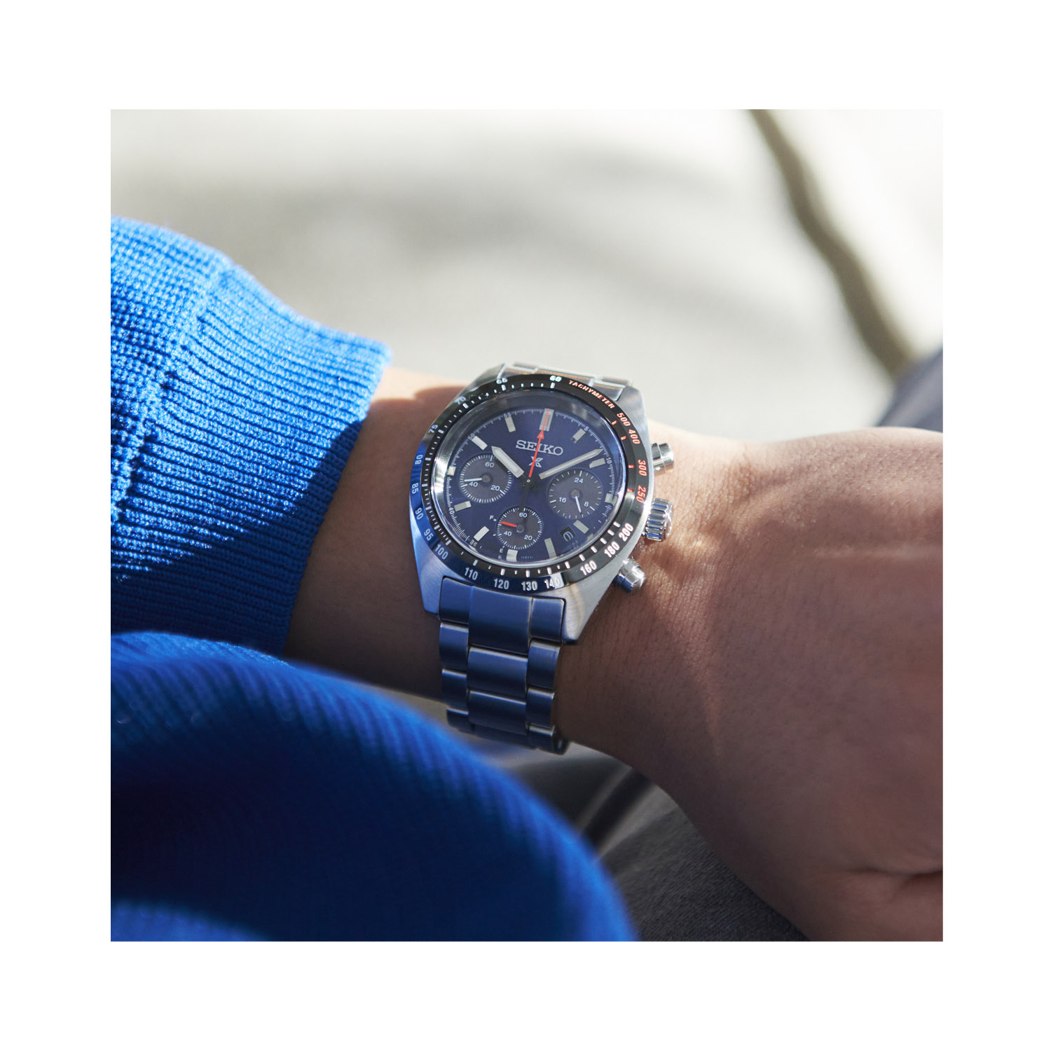 Seiko, Prospex Speedtimer 1969 Re-Creation with a 39mm stainless steel case and bracelet strap featuring a date function, chronograph and a blue dial with a black bezel.