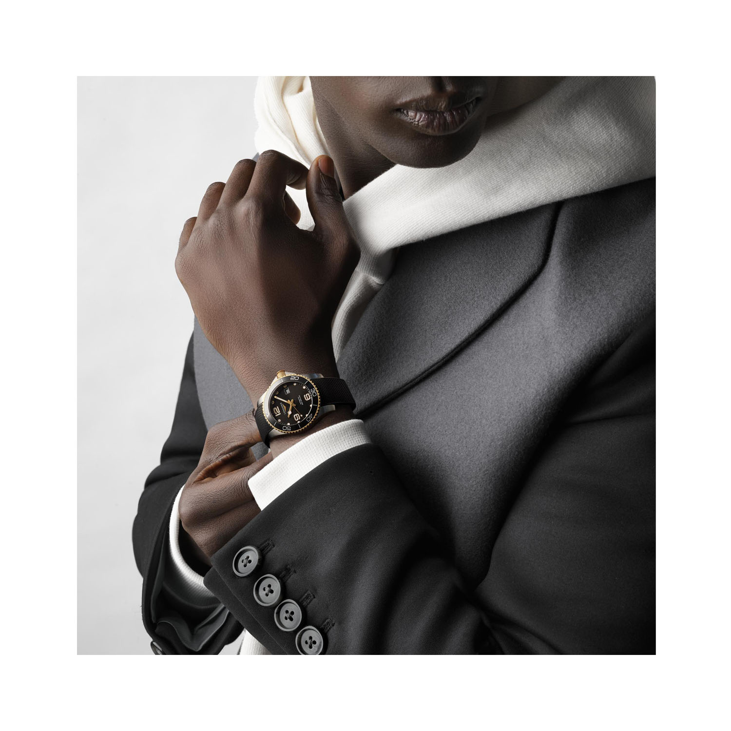 Longines, HydroConquest Black, Automatic Men's Watch Longines, HydroConquest with a 41mm stainless steel case and a black rubber strap featuring a black dial and a black and gold coloured ceramic bezel.