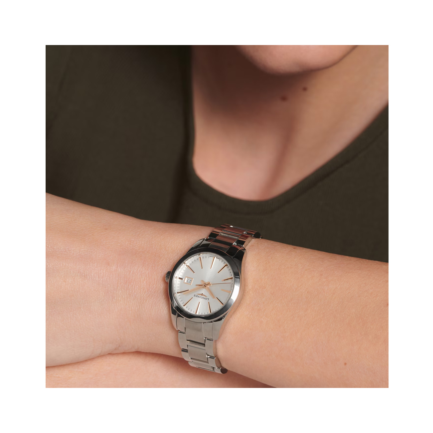 Longines, Conquest Classic Silver, Quartz Women's Watch Longines, Conquest Classic with a 29.5mm stainless steel case and bracelet strap featuring a date function and a silver dial.