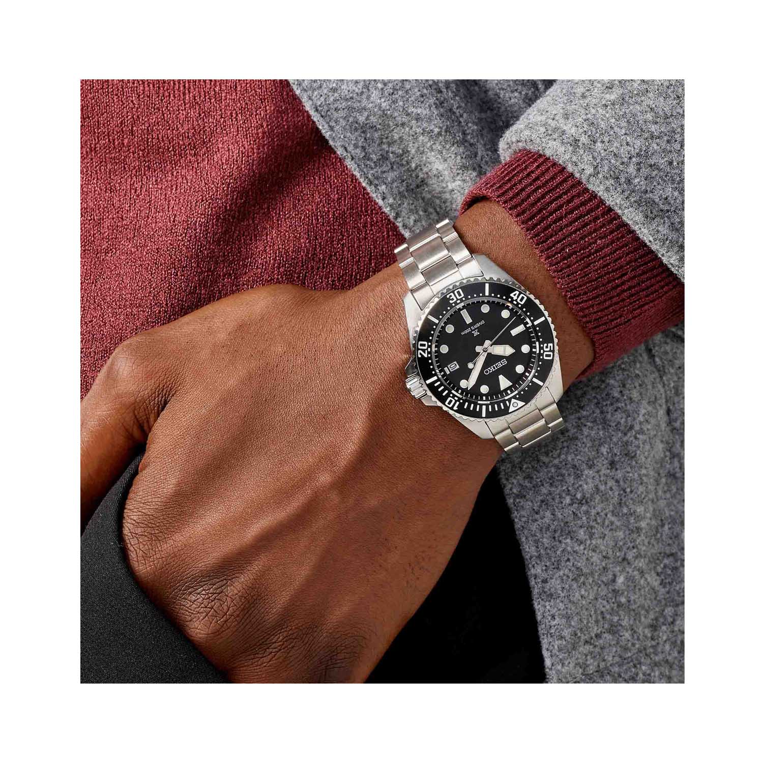 Seiko, Prospex 'Pure Black' with a 41mm stainless steel case and bracelet strap featuring a date function with a black dial and bezel.