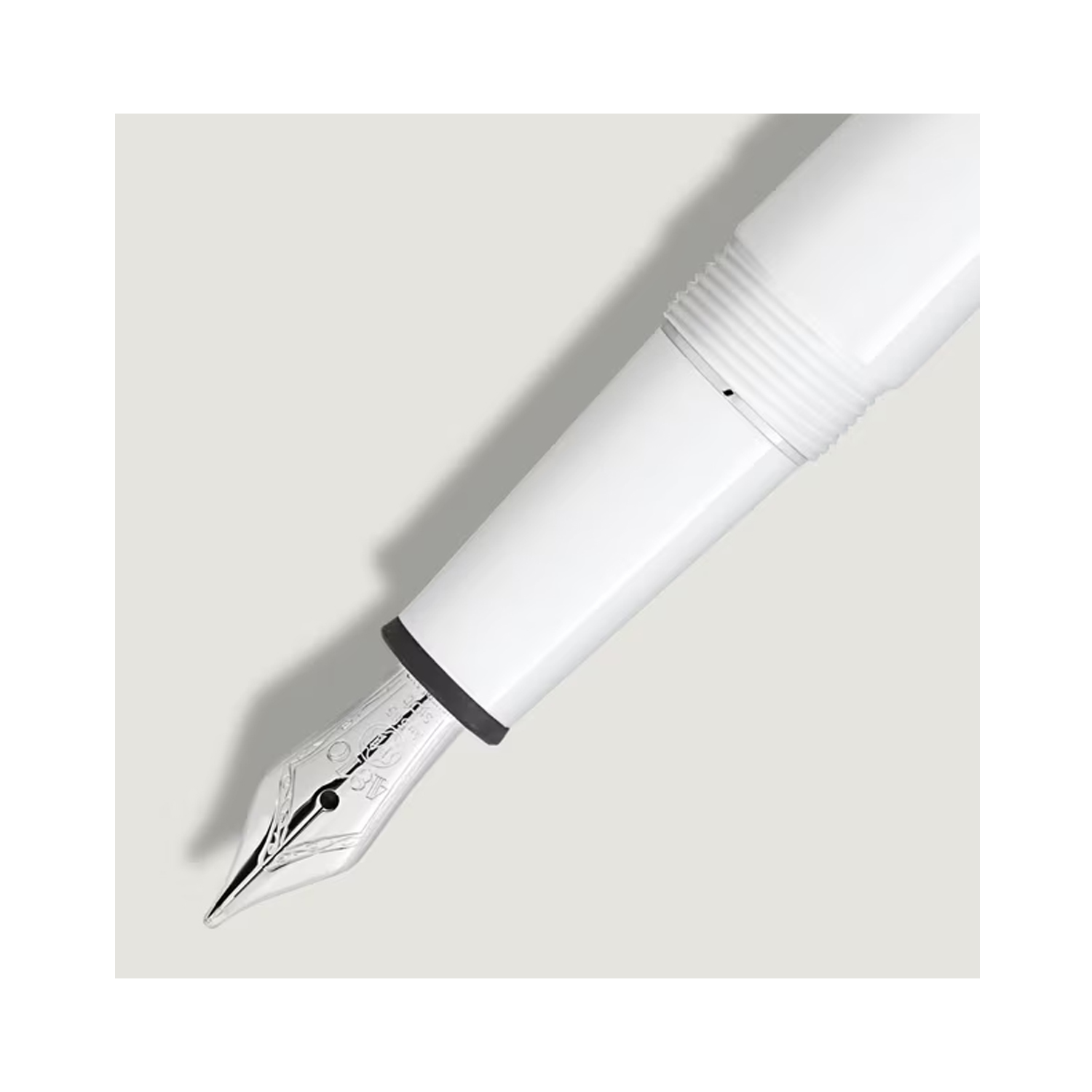 Montblanc, Meisterstück White Classique Fountain Pen crafted in white precious resin with a platinum coated clip.