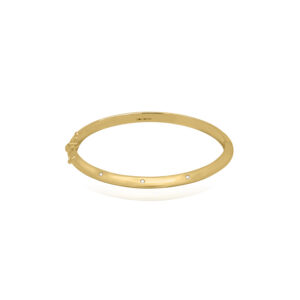 A 9ct yellow gold round brilliant cut diamond set hinged bangle with a polished finish.