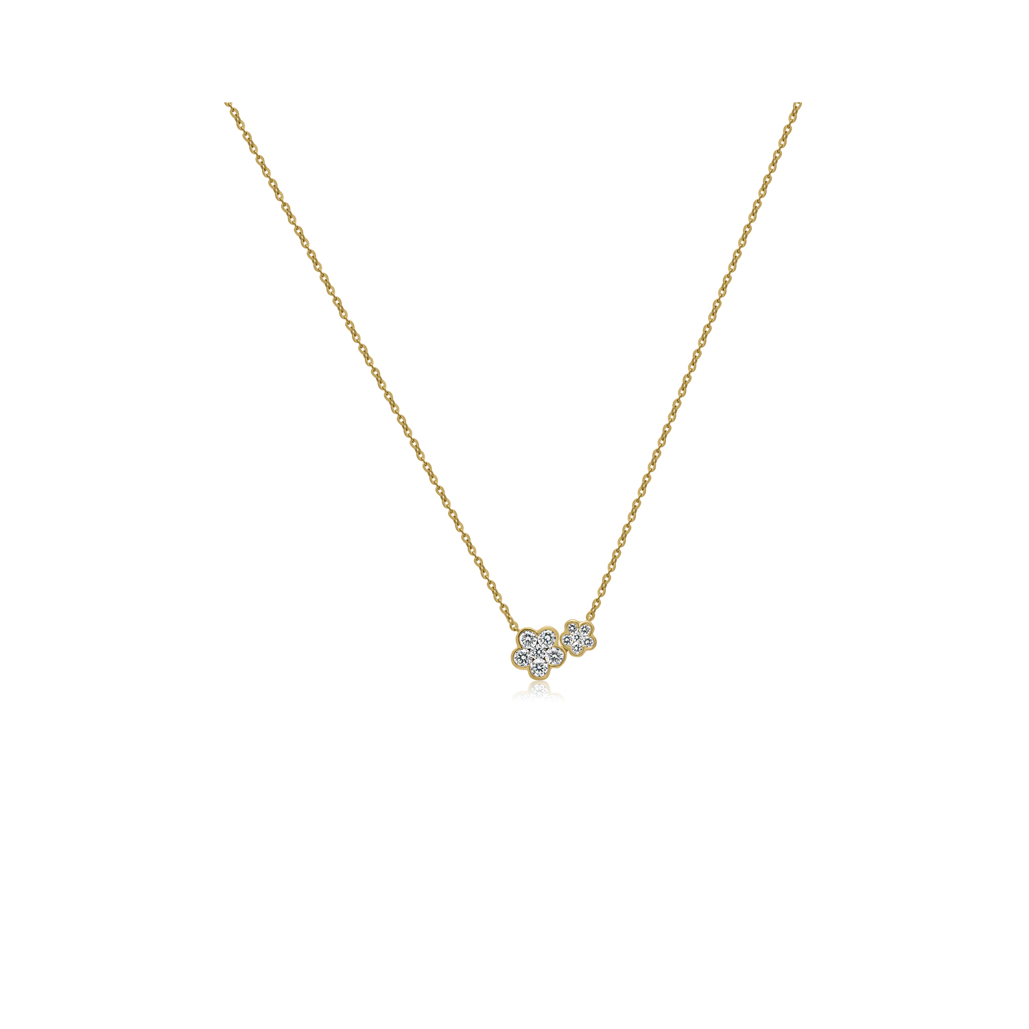 An 18ct yellow gold round brilliant cut diamond cluster necklace with two diamond flower clusters on a belcher chain.