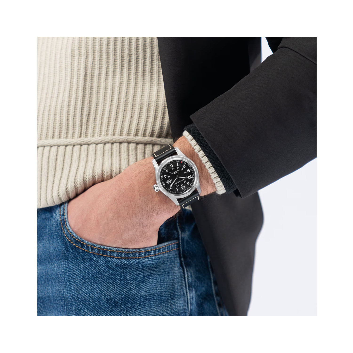 Hamilton, Khaki Field Black, Automatic Men's 42mm Watch Hamilton, Khaki Field with a 42mm stainless steel case and a black leather strap featuring a date function and a black dial.