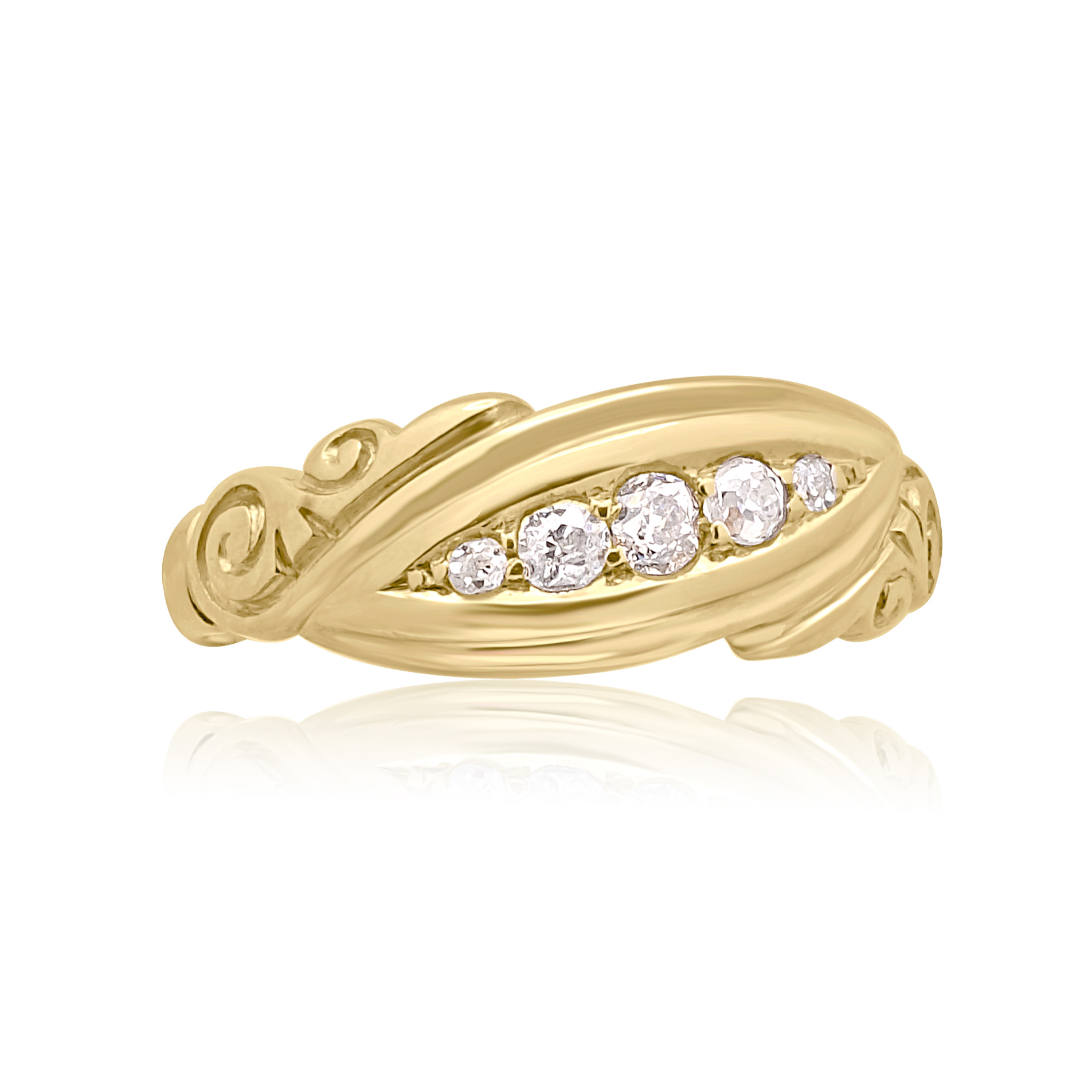 An 18ct yellow gold old late Victorian/ Edwardian five stone diamond ring.