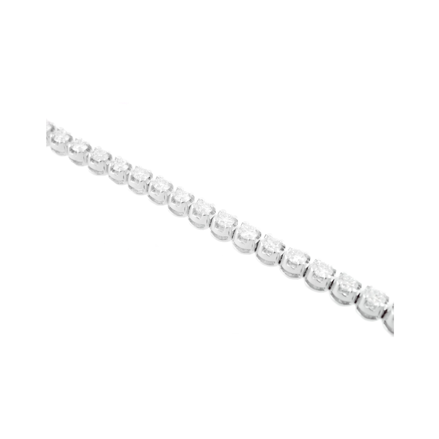 18ct White Gold Diamond Set Tennis Bracelet An 18ct white gold, diamond set single row tennis bracelet with 43 stones.