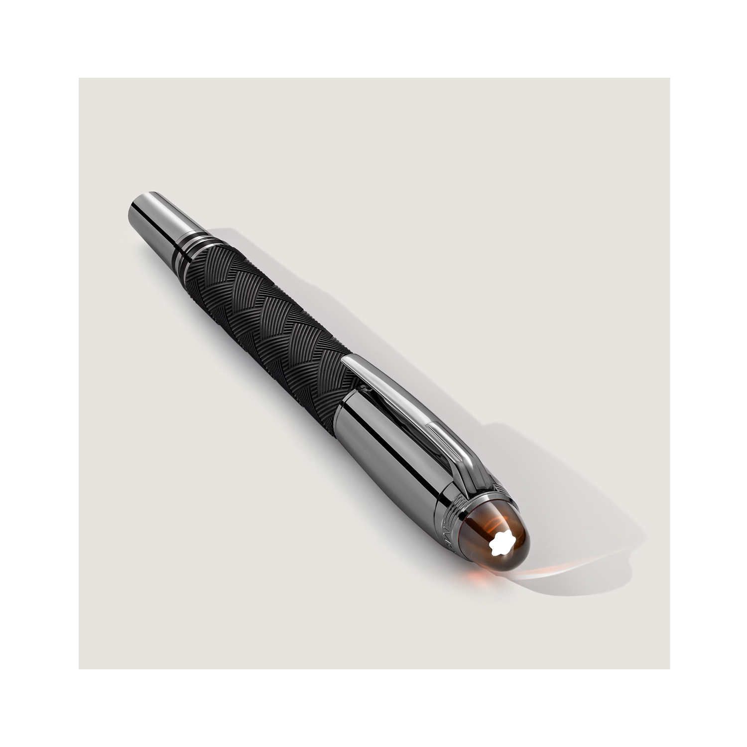 Montblanc, StarWalker Extreme Doué Fountain Pen A Montblanc StarWalker Extreme Doué fountain pen crafted in black precious resin with the "Extreme" pattern featuring ruthenium coated fittings and a solid Au 585 gold nib with ruthenium coating.