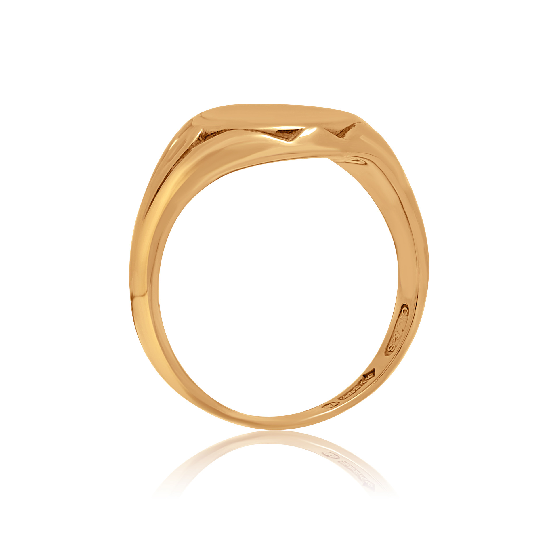 An antique 9ct rose gold oval signet ring. Hallmarked London 1916.