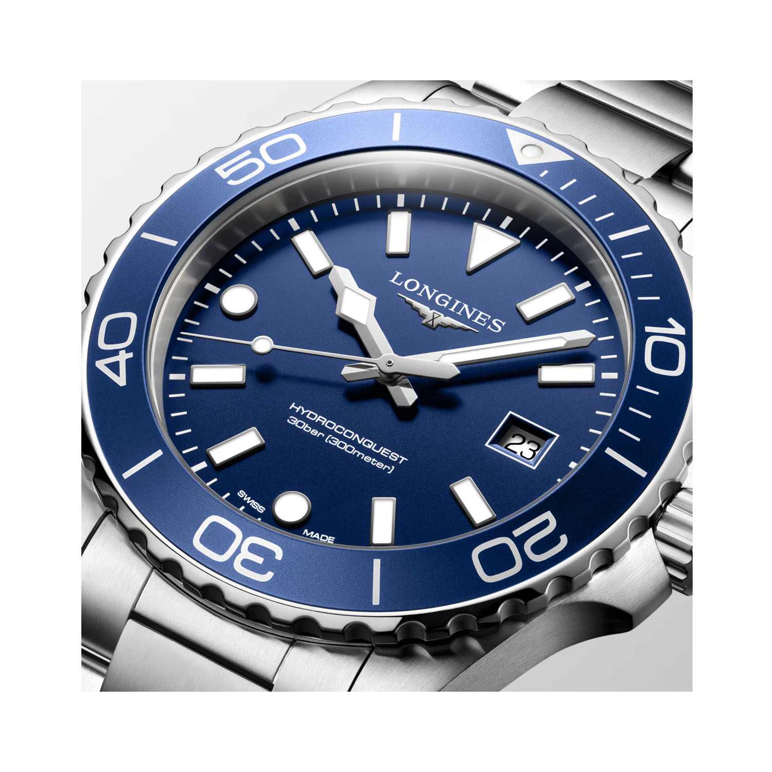 Longines, HydroConquest with a 42mm stainless steel case and bracelet strap featuring a date function and a blue dial with a blue bezel.